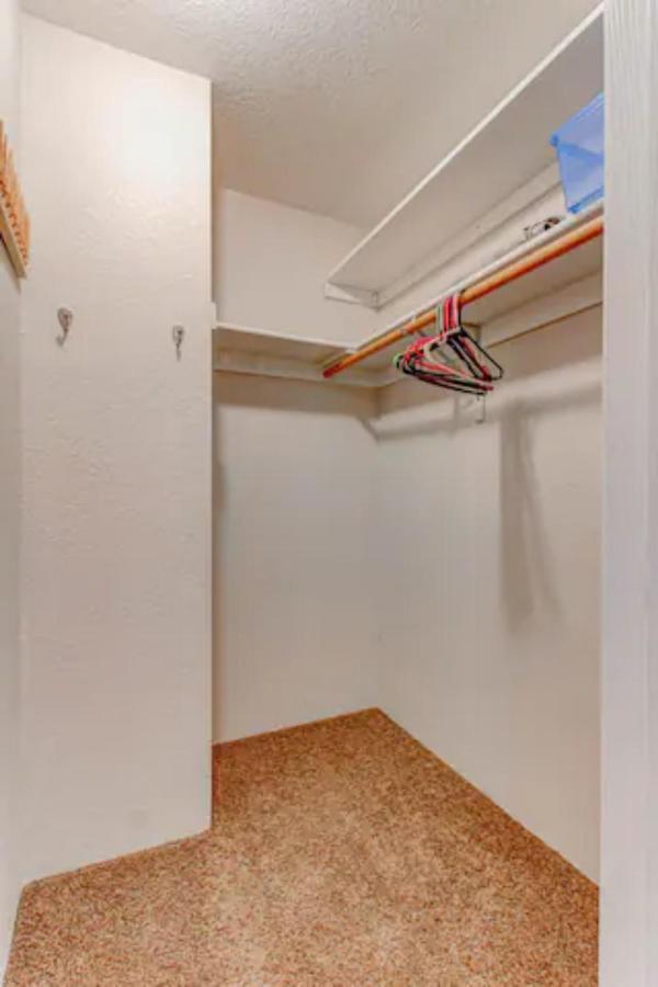 Luxe On Penn: Family-Friendly Urban Retreat with Toddler Amenities Apartment Boise Exterior photo